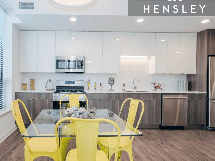 Apartments with spacious kitchens River North Chicago